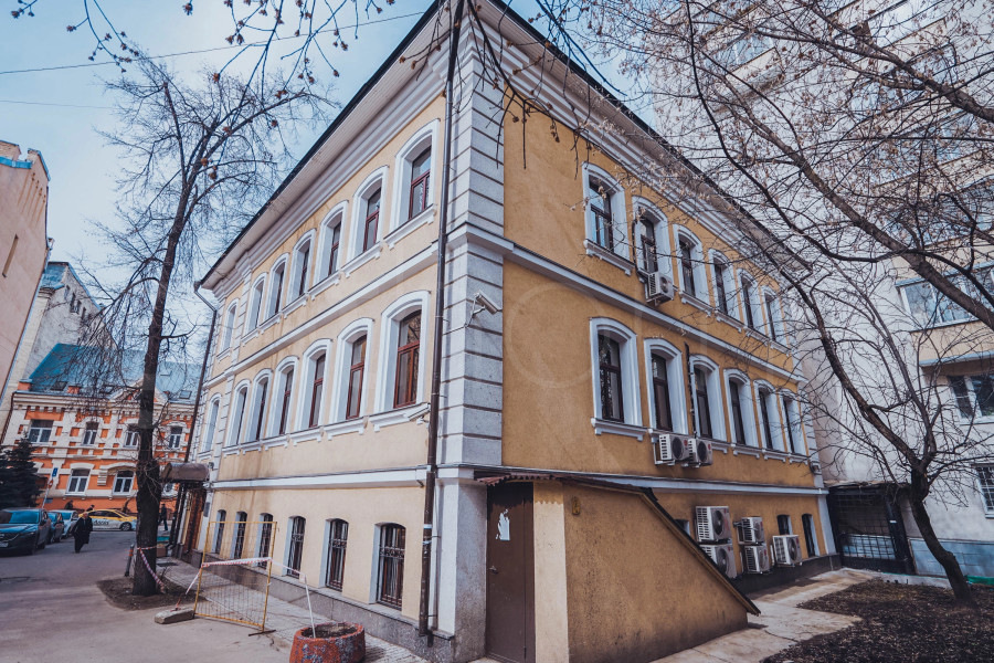 Продажа квартиры площадью 879.7 м² в на Бауманской улице по адресу Басманный, Бауманская ул., 21