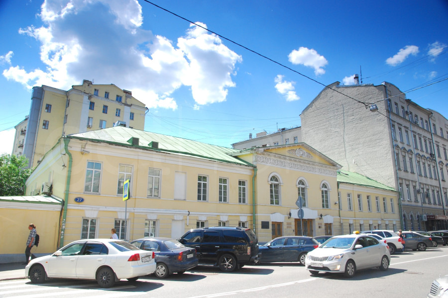 Аренда квартиры площадью 1082 м² в на Поварской улице по адресу Арбат, Поварская ул.27